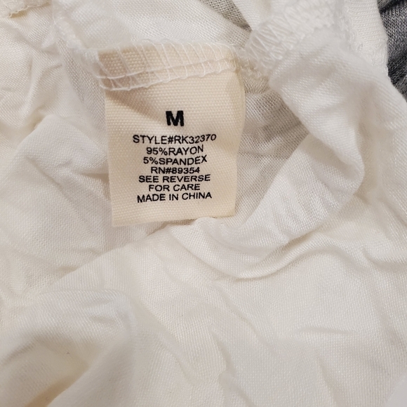 NEW No Comment White Gray Long Sleeve Top - Picture 3 of 3